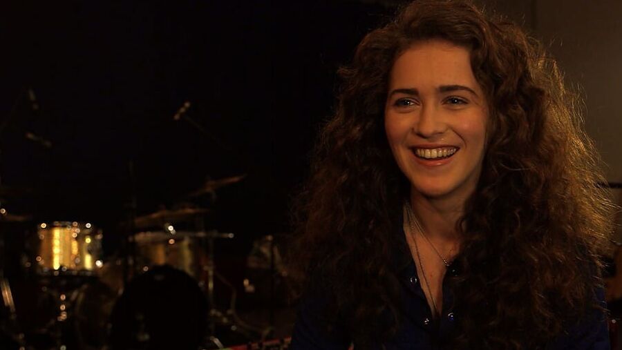 Rae Morris Nerdy pop singer