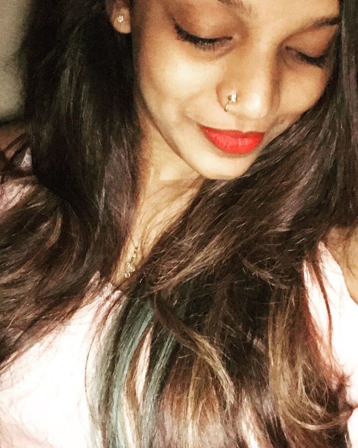 Kavindya adikari hot pics