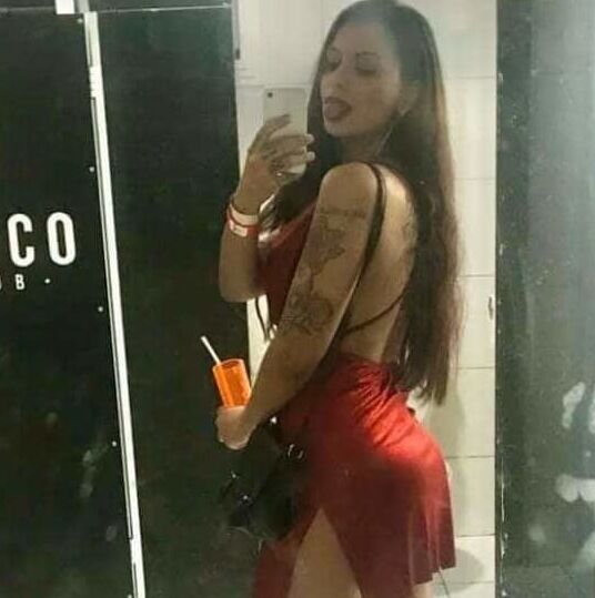 CAVALAS RABUDAS RABUDONAS VESTIDOS