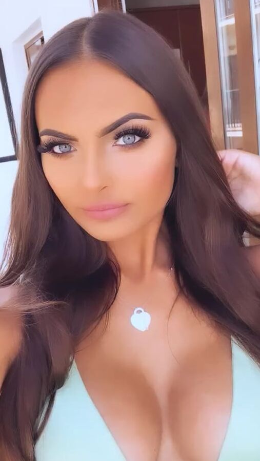 Stunning Cute Young UK Chav Babe Big Tits Sexy Legs Big Ass