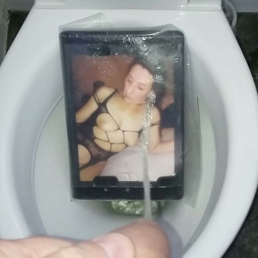 Martinaheela Piss Tribute photos