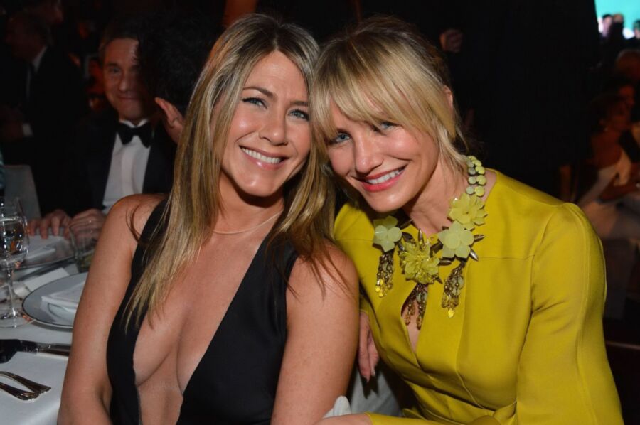 Jennifer Aniston&;s sexy and hot feet