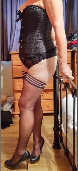 Matures and amateures in sexy lingerie mix