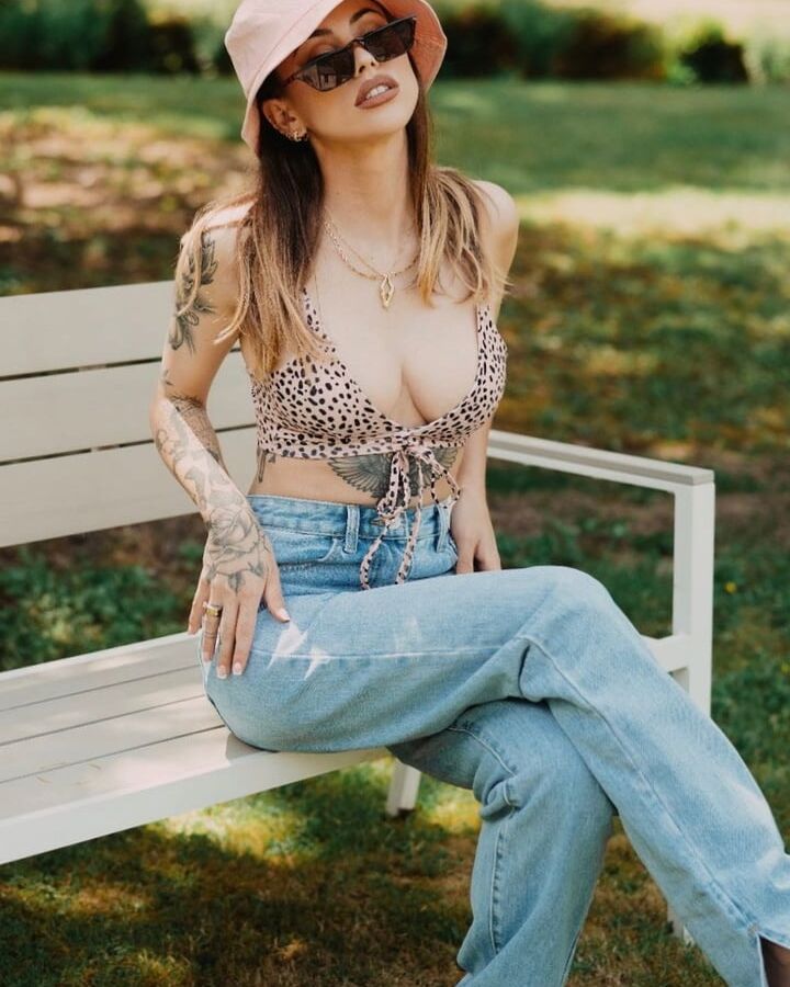Insta Girl Gaelle Garcia Diaz nude (Youtube) com hard