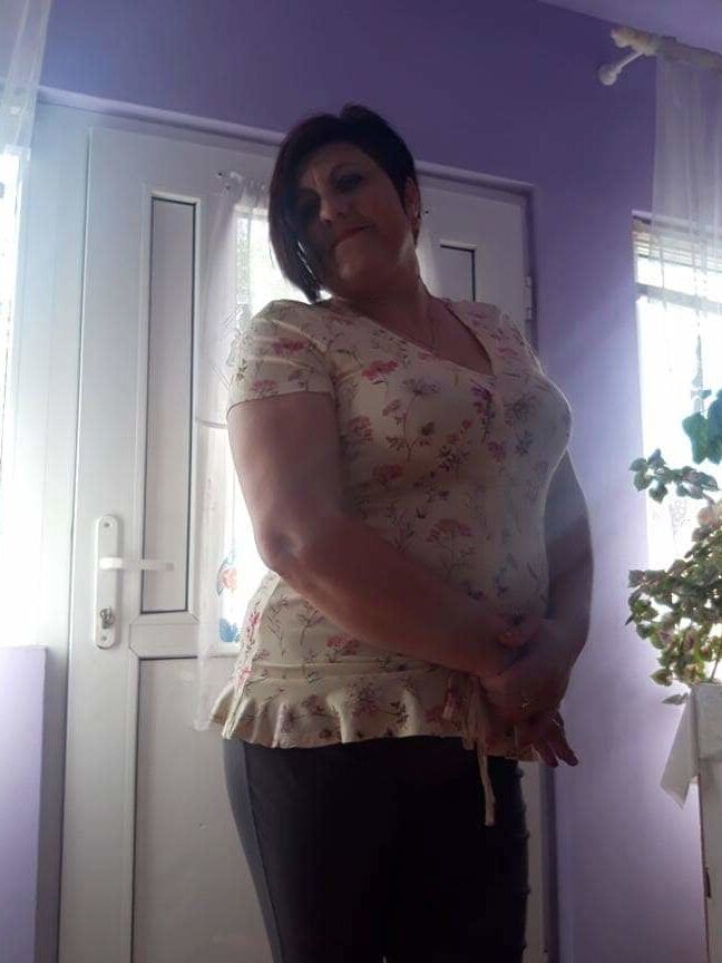 Ady Adriana milf romanian