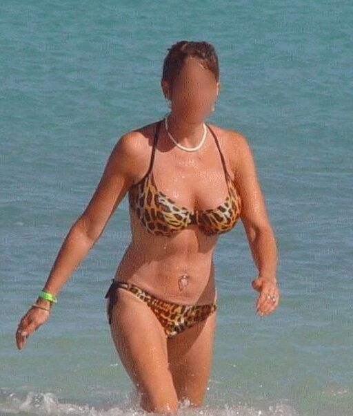 Sexy matures in swimsuits