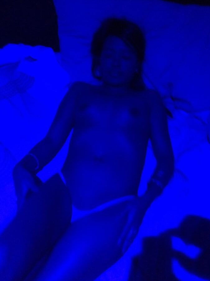 Puta con luz ultravioleta