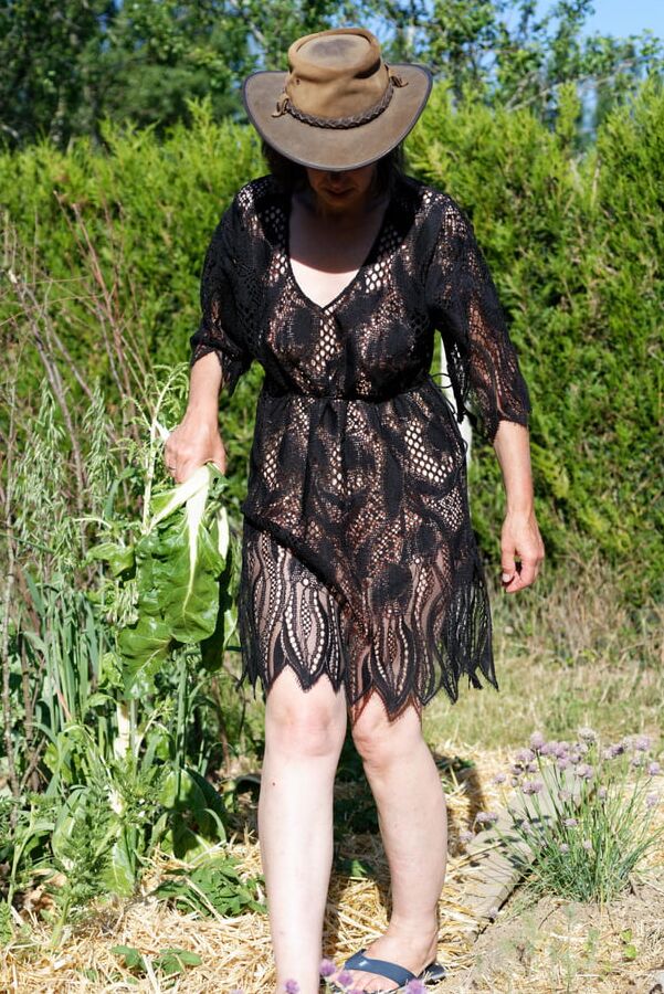 Phildahue wears Lise Charmel