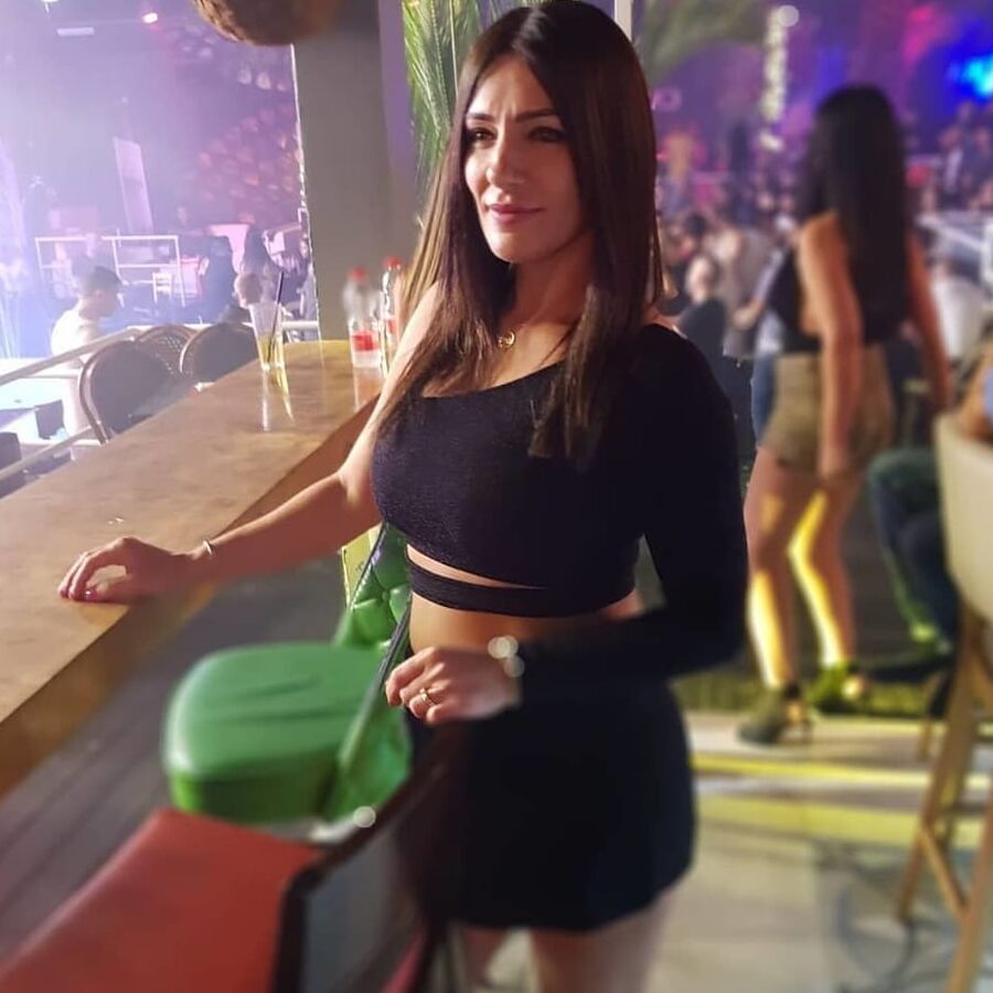 Sexy dark haired milf for comments and cumtribute