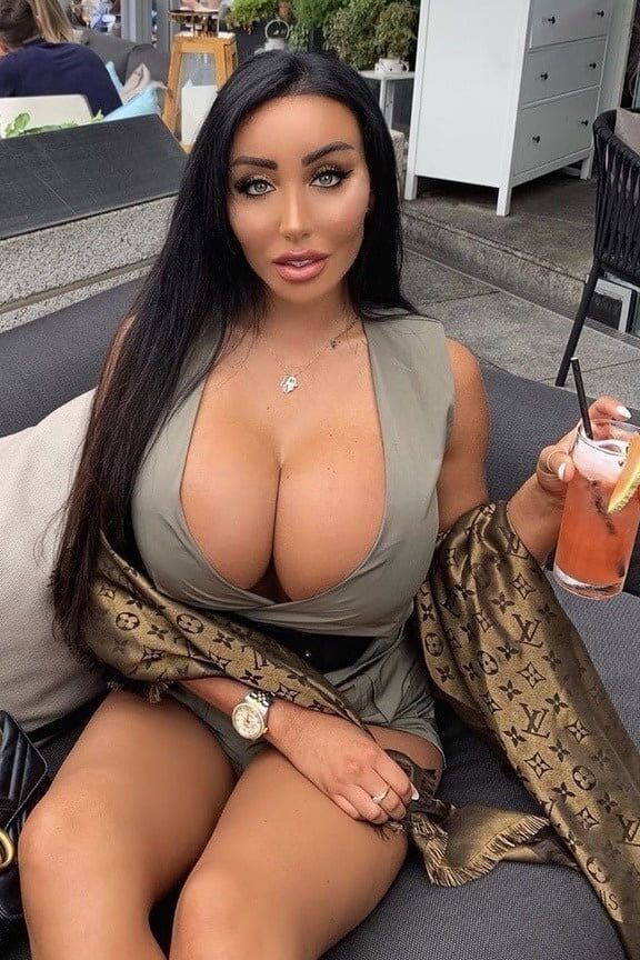 FAKE AND BIMBOO TITS