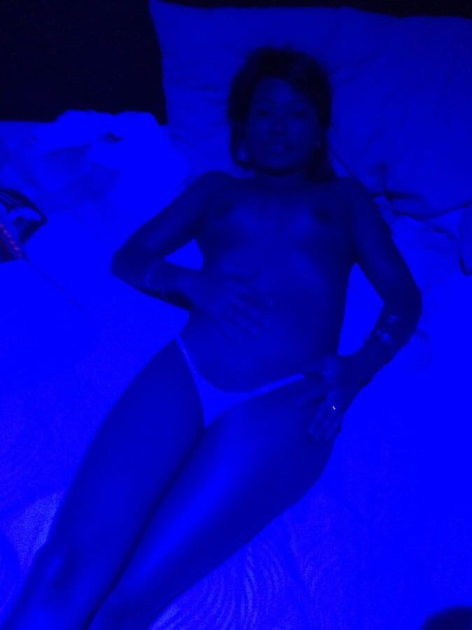 Puta con luz ultravioleta