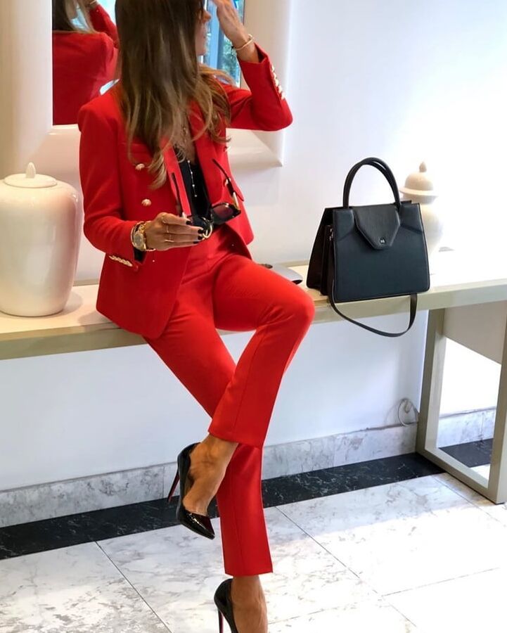 Sexy babes on Highheels from Instagram