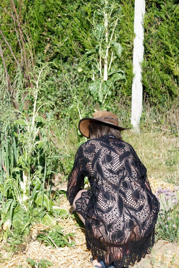 Phildahue wears Lise Charmel