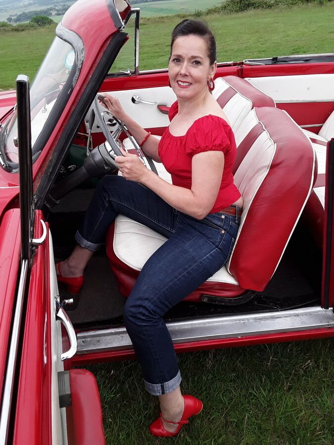 Shoe Fetish Mrs in her red shoes