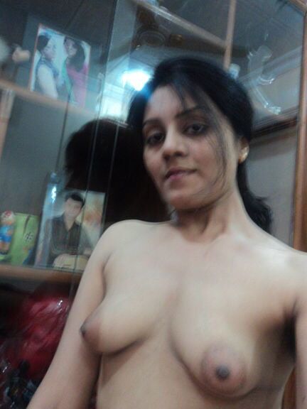 Desi Pakistan wife Aarthi pics shared with ex-bf