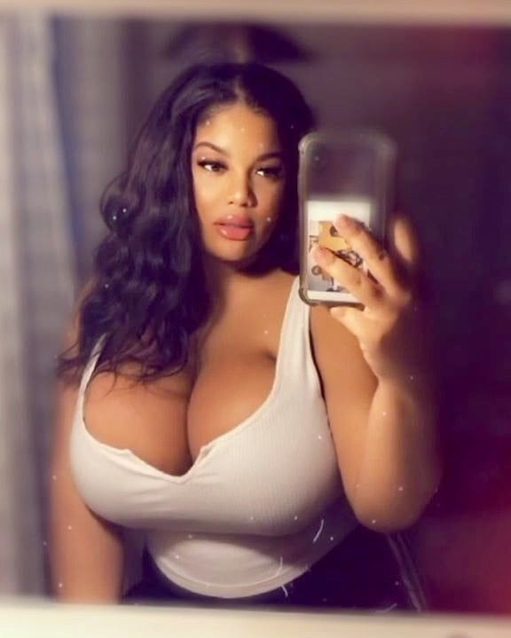 Busty BBWs