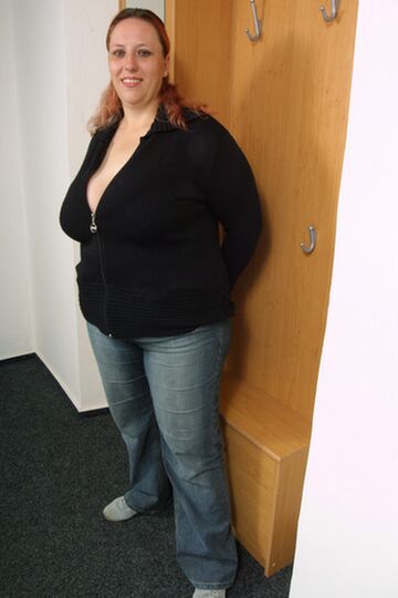 Chubby MILF exposed by her cuck hubby