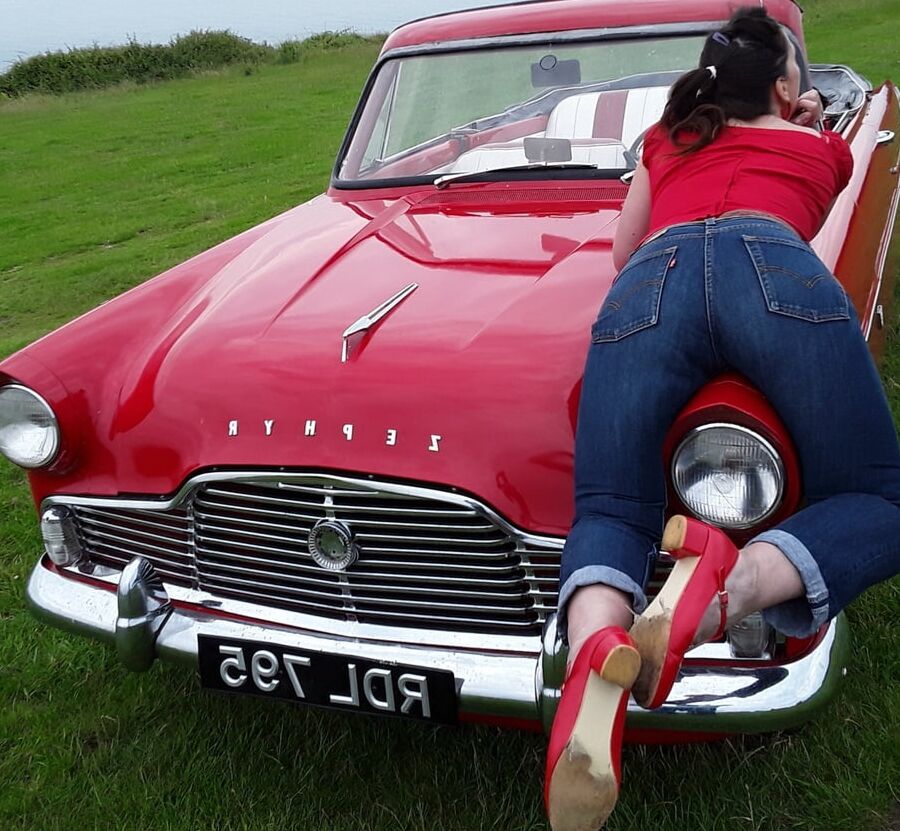 Shoe Fetish Mrs in her red shoes