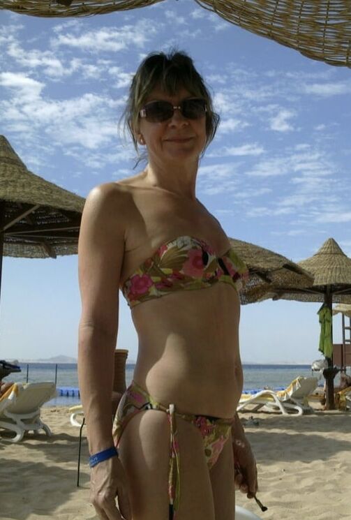 Mature, Milfs, Gilfs, swimsuit or bikini