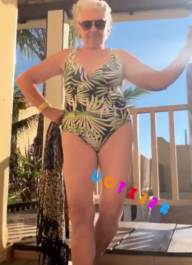 LATIN GRANNY