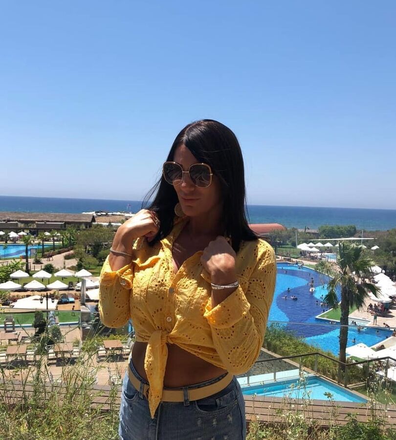 Sexy dark haired milf for comments and cumtribute