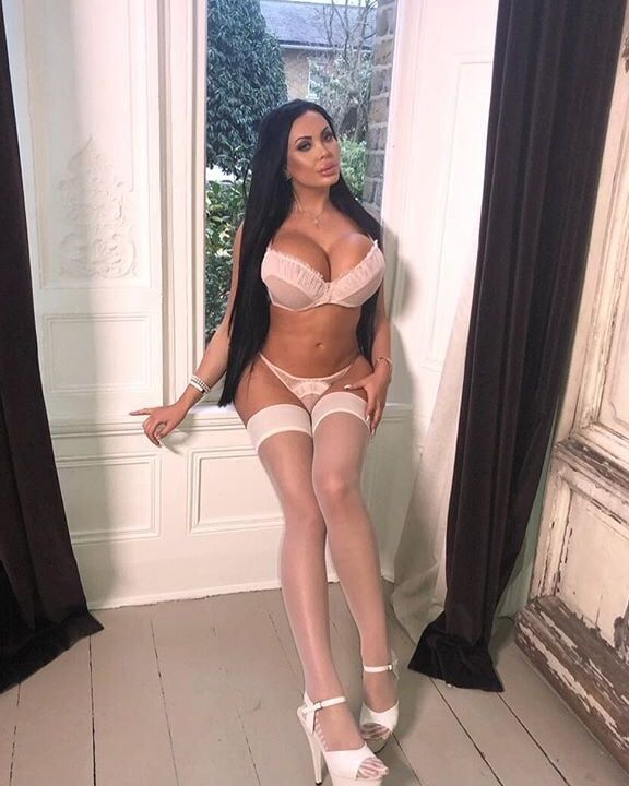 FAKE AND BIMBOO TITS