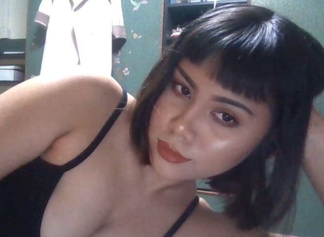 Twitter Girl