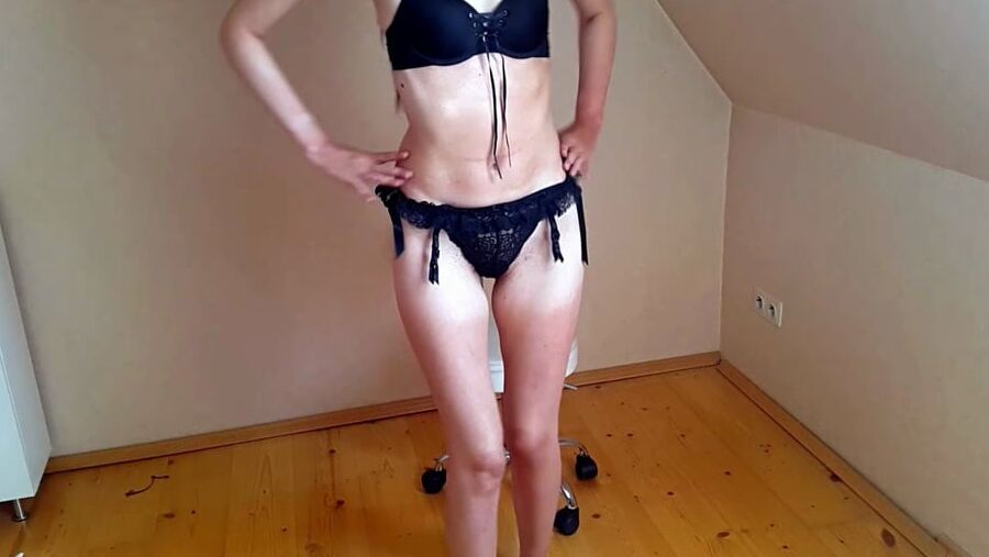 Deutsche Tuerkin Alina erste Mal nackt! 