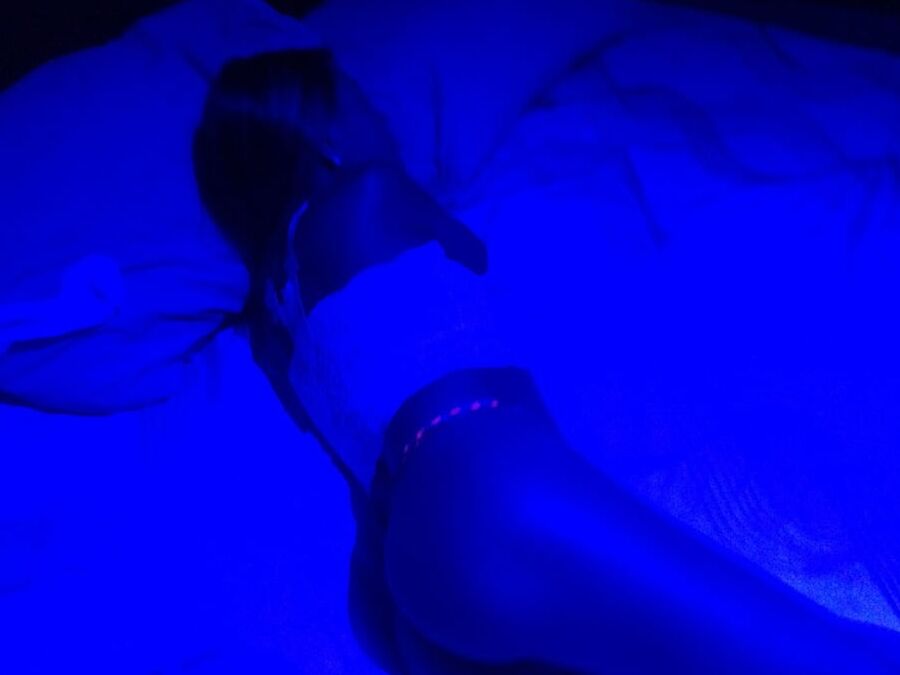 Puta con luz ultravioleta