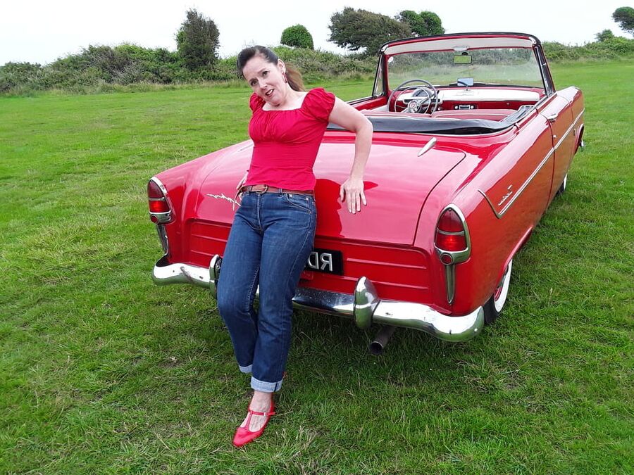 Shoe Fetish Mrs in her red shoes