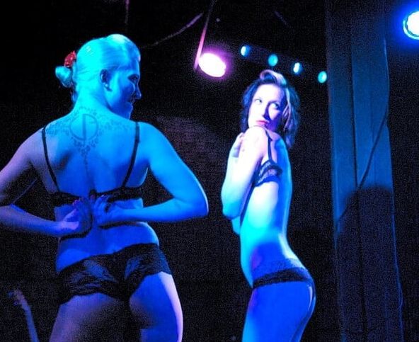 Burlesque girls