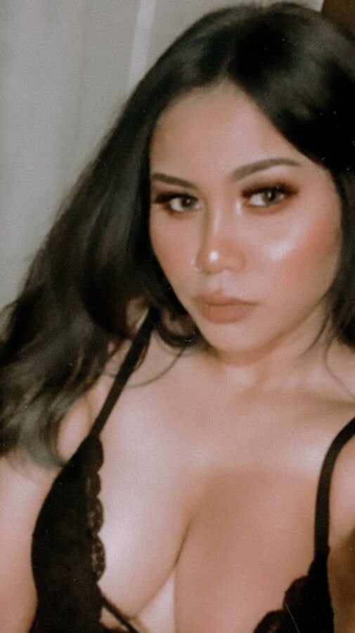 Twitter Girl