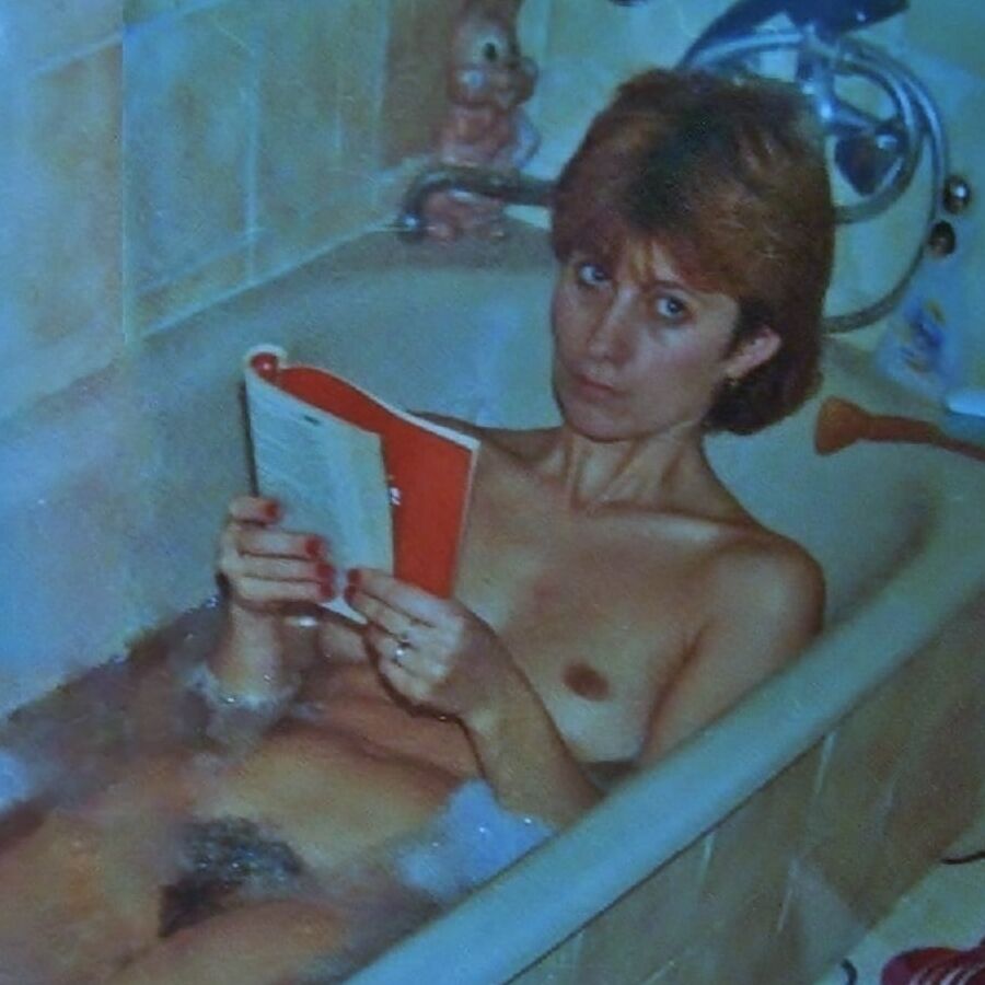 Bathe outdoors and indoors .