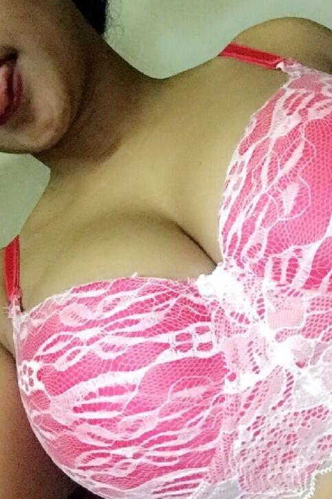 Sri Lankan busty girlfriend