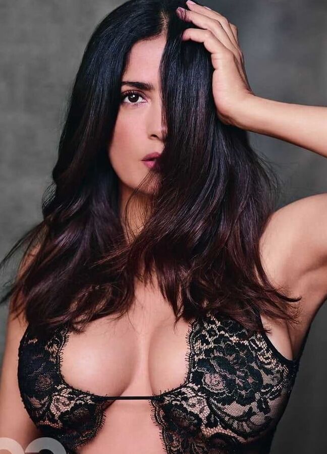 CELEBEAUTY CLEAVAGE... SALMA HAYEK
