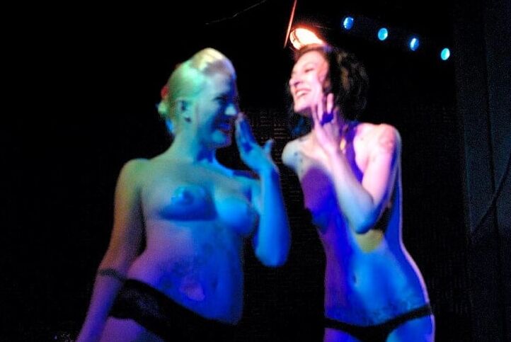 Burlesque girls