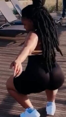 Big booty sexy african pear Yanda