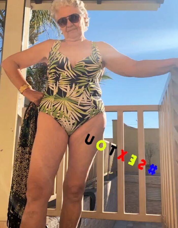 LATIN GRANNY