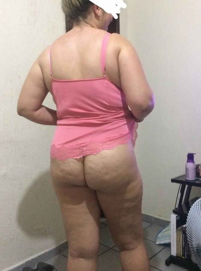 Huge Ass Big Tits Mature Columbian Wife