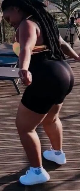 Big booty sexy african pear Yanda