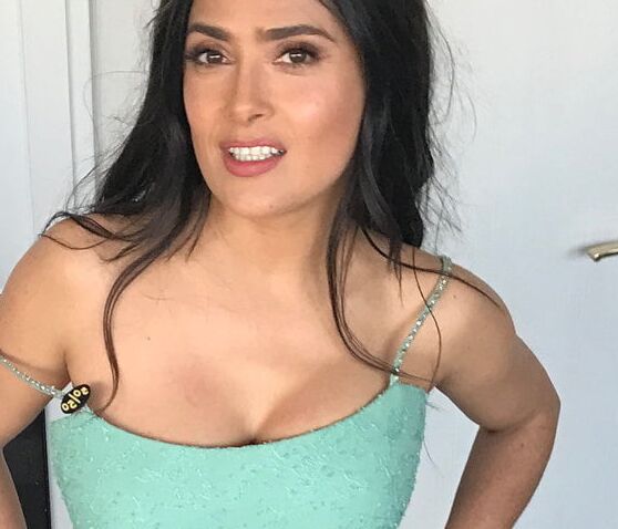 CELEBEAUTY CLEAVAGE... SALMA HAYEK