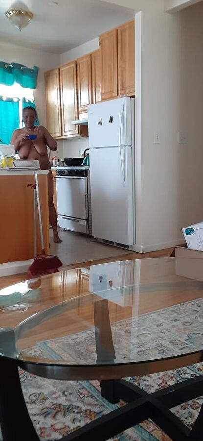 Sexy Milf Naked exposed pussy