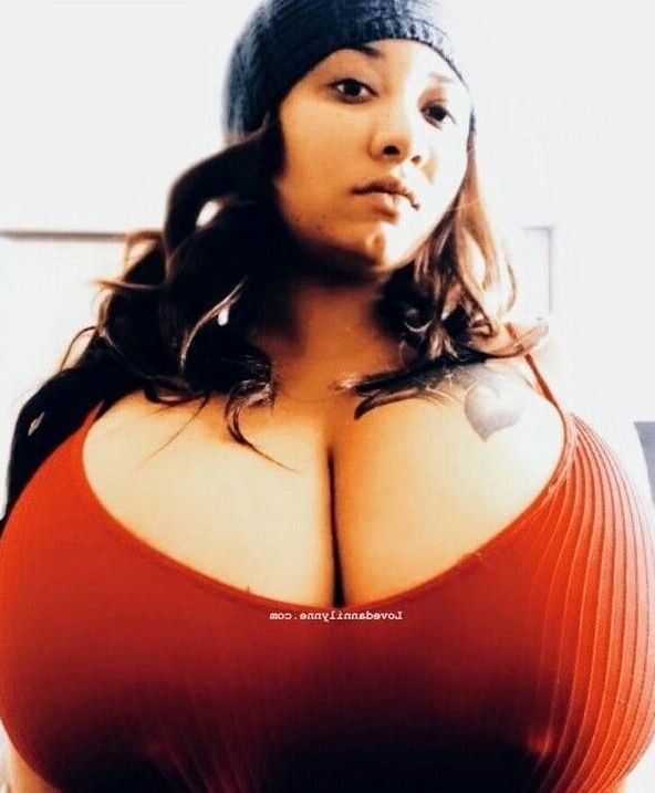 Busty BBWs