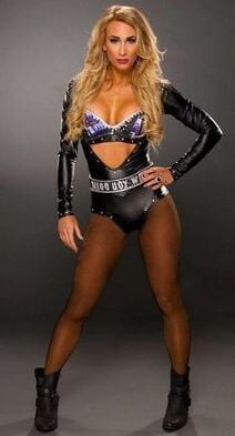 WWE&;s Carmella