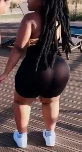 Big booty sexy african pear Yanda