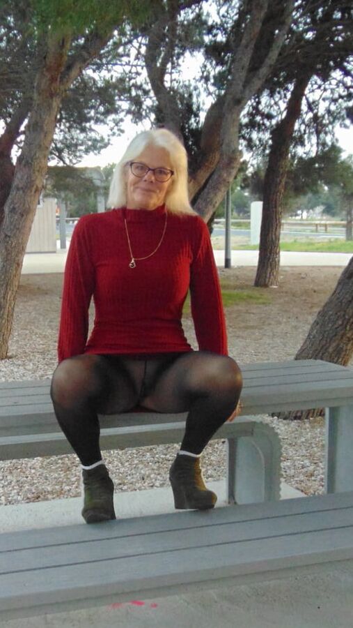 BONNE A BAISER