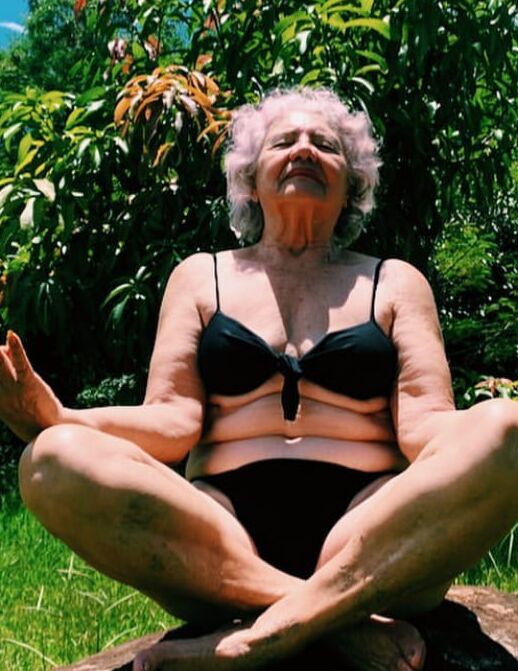 LATIN GRANNY
