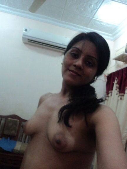 Desi Pakistan wife Aarthi pics shared with ex-bf