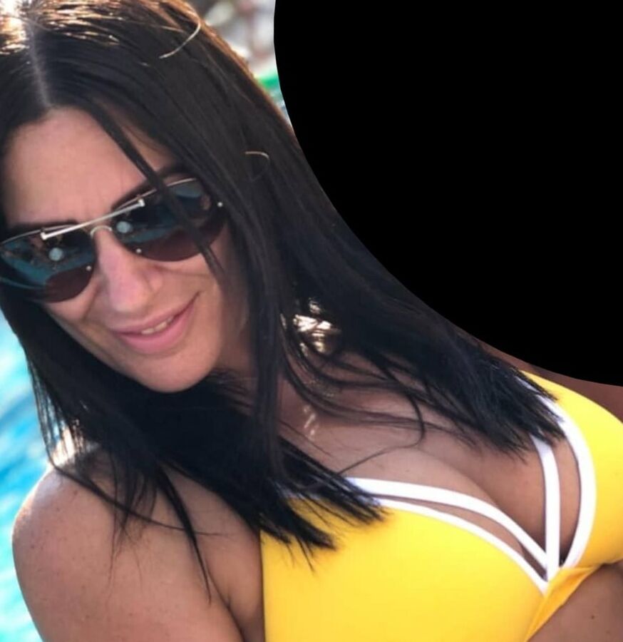 Sexy dark haired milf for comments and cumtribute