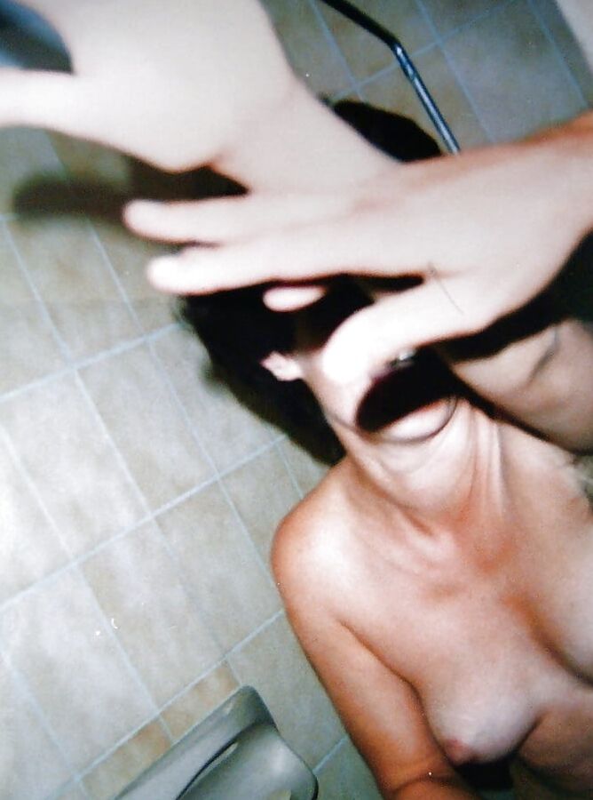 Bathe outdoors and indoors .